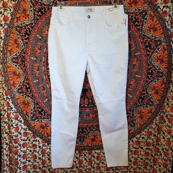 NWT Wrangler White High Rise Unforgettable Skinny Ankle Jeans Womens Size 14 - Picture 1 of 16